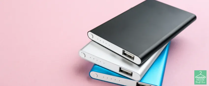 HHTS - A stack of power banks